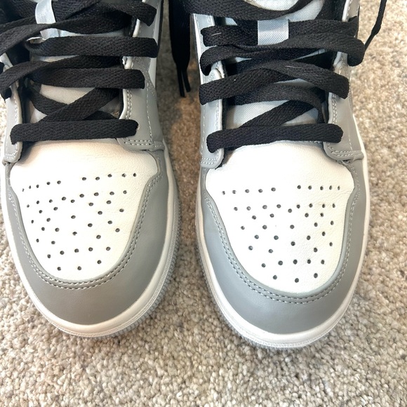 Custom Jordans - Picture 5 of 6